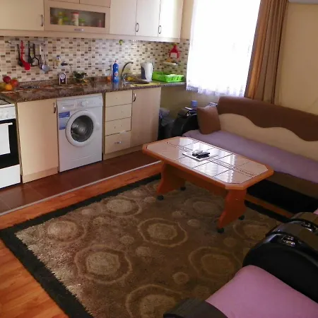 Apartment 4 Persons Flat House - Cheap Homestay Sleeping Place