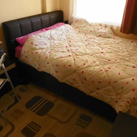 4 Persons Flat House - Cheap Homestay Sleeping Place *