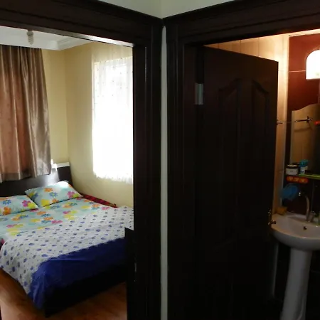 Apartment 4 Persons Flat House - Cheap Homestay Sleeping Place