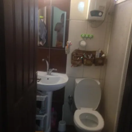 4 Persons Flat House - Cheap Homestay Sleeping Place Apartment *