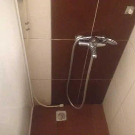 4 Persons Flat House - Cheap Homestay Sleeping Place Apartment *