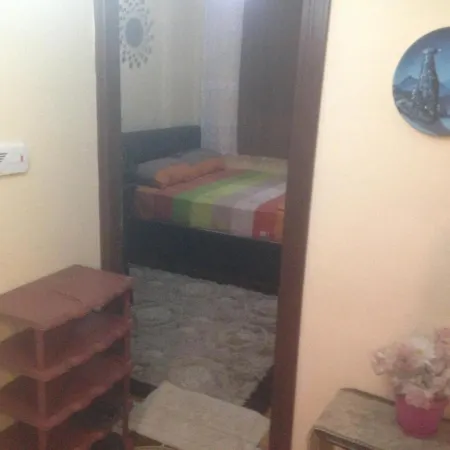 Apartment 4 Persons Flat House - Cheap Homestay Sleeping Place