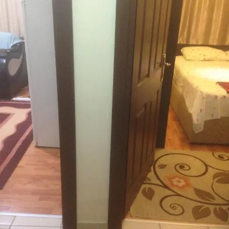 4 Persons Flat House - Cheap Homestay Sleeping Place