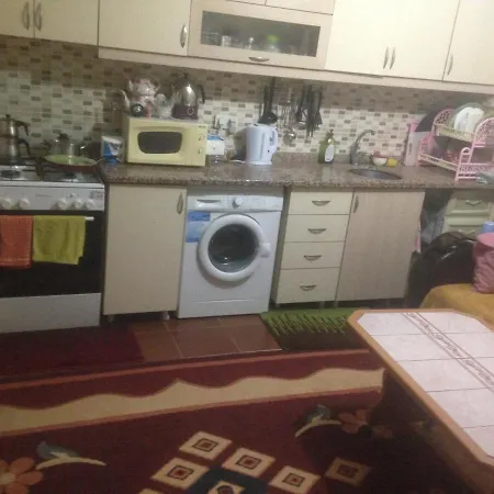Apartment 4 Persons Flat House - Cheap Homestay Sleeping Place *