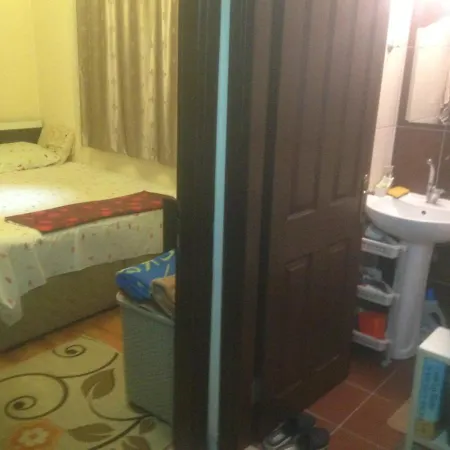 Apartment 4 Persons Flat House - Cheap Homestay Sleeping Place